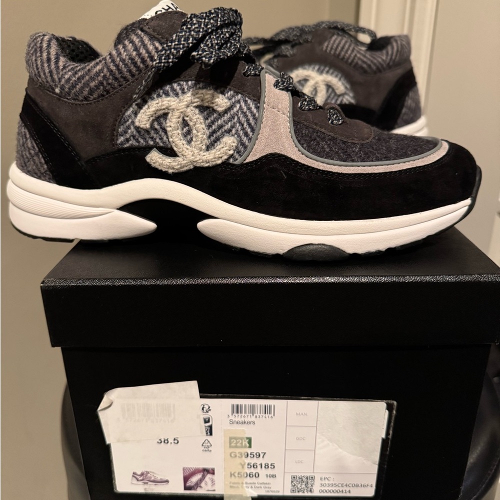 Chanel sneakers, Like New in the box, size 38.5